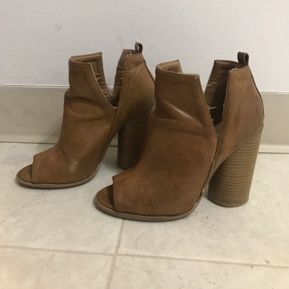 duffy peep toe bootie